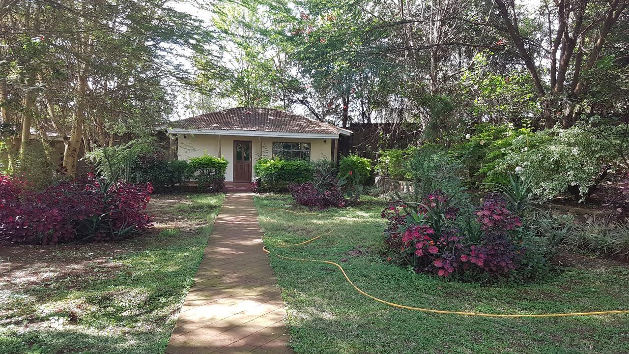 Eileen'S Trees Inn Karatu Exterior foto